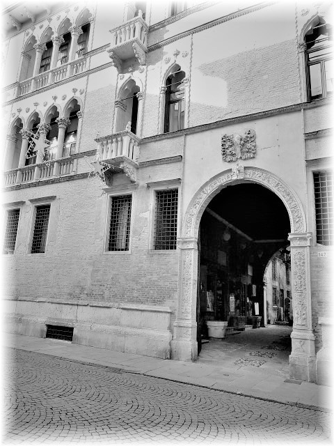Corso Palladio 147 Vicenza Sede Centro finanziario Bnaca Euromobiliare
